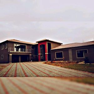 Zest Boutique Manor